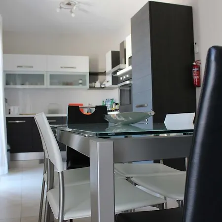 Apartament Modern In Malta *